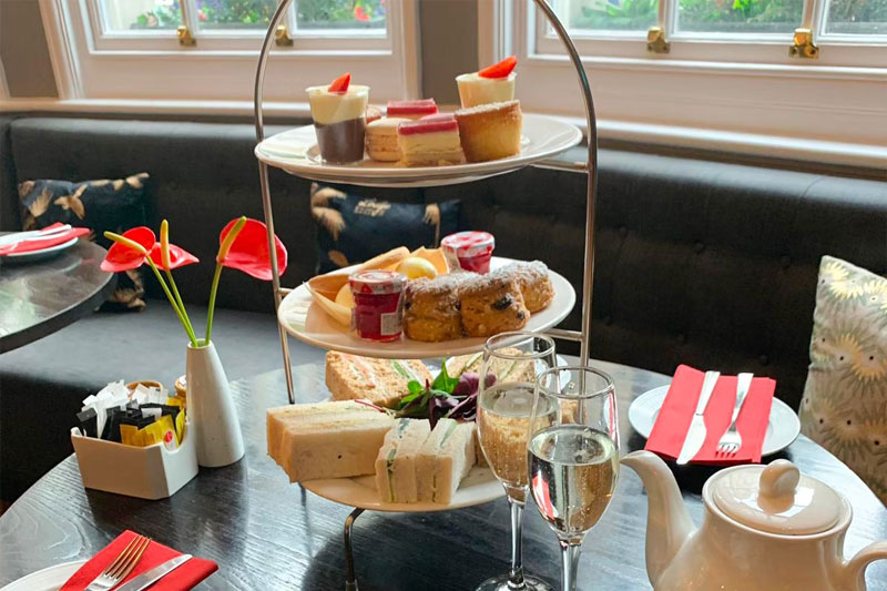 Champagne Afternoon Tea and Thames Cruise