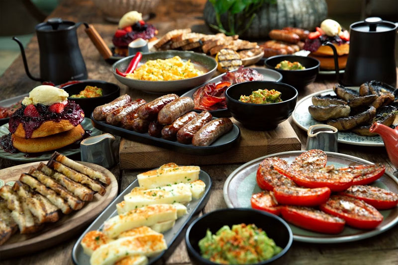 Free-Flowing Cocktails, Prosecco and Rosé Brunch for Two at Rail House Café, Victoria