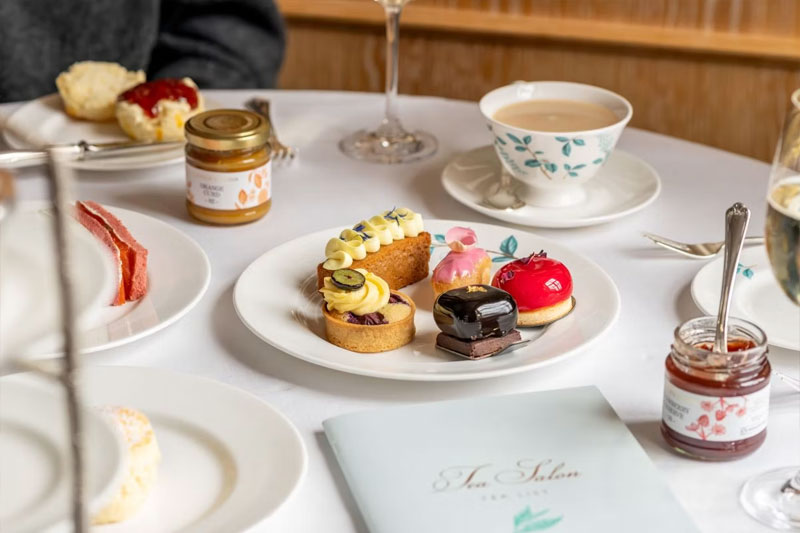 Fortnum & Mason Afternoon Tea in The Diamond Jubilee Tea Salon