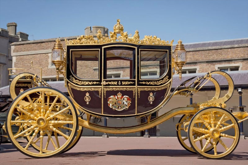 Royal Mews Buckingham Palace Visit with Harrods Afternoon Tea