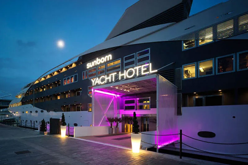 Executive Yacht Overnight Stay with Dinner and Wine on the Sunborn