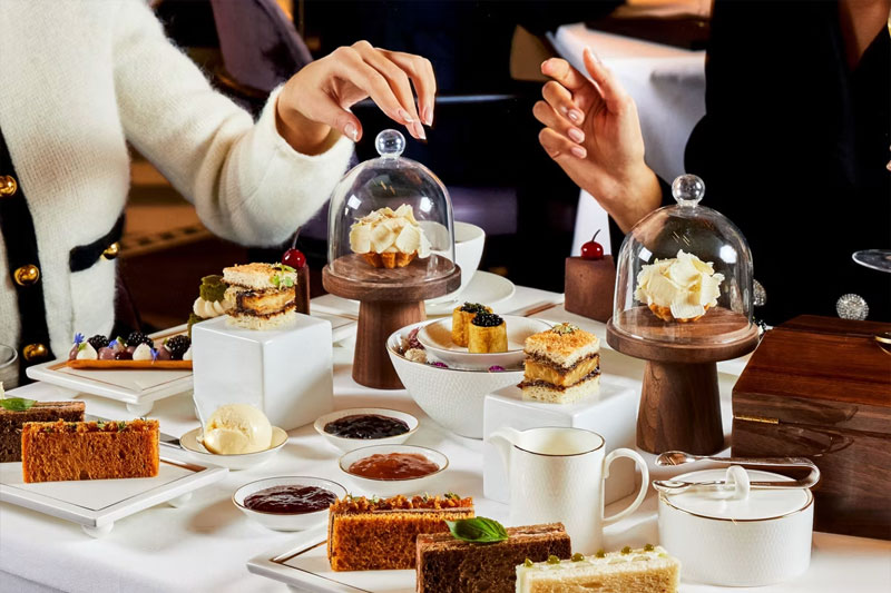 Royal Mews Buckingham Palace Visit with Harrods Afternoon Tea